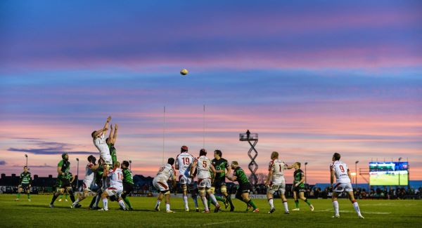 Mick Kearney, Connacht, and Robbie Diack, Ulster, contest a lineout. Picture: Diarmuid Greene / SPORTSFILE