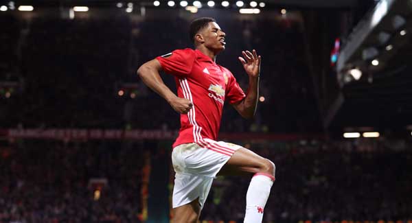 Zlatan Ibrahimovic out for the season after reportedly tearing ACL and PCL