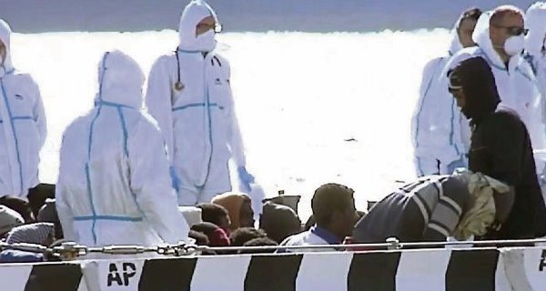 Up to 950 migrants die as boat capsizes | Irish Examiner