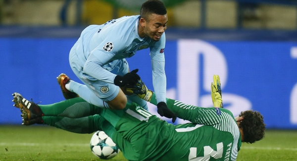 WATCH: Ederson error helps Shakhtar Donetsk defeat Manchester City WATCH: Ederson error helps Shakhtar Donetsk defeat Manchester City